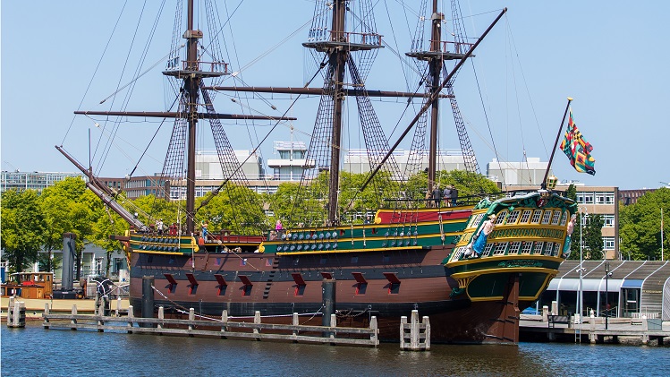 VOC-replica Amsterdam - © Federatie Indische Nederlanders